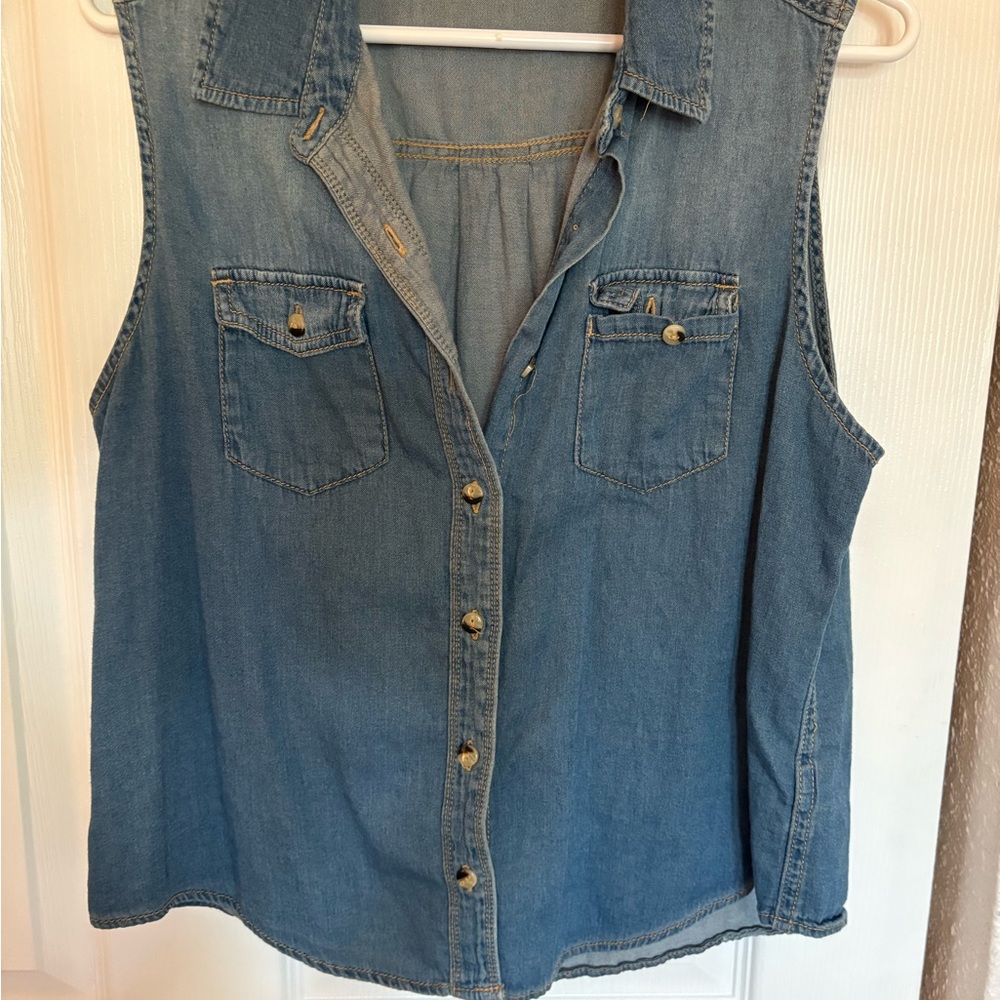 Sleeveless Button-Up Shirt